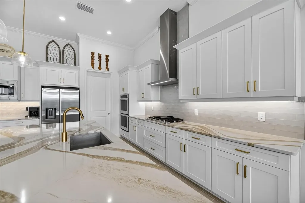 5975 Blakeney Loop Apollo Beach FL 33572