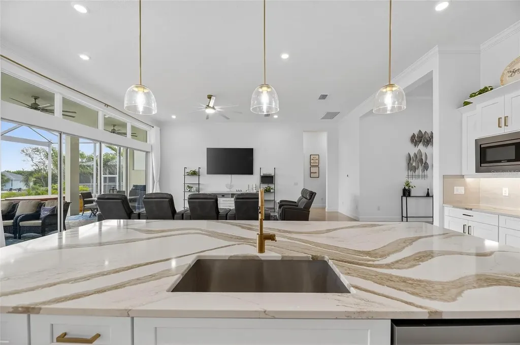 5975 Blakeney Loop Apollo Beach FL 33572