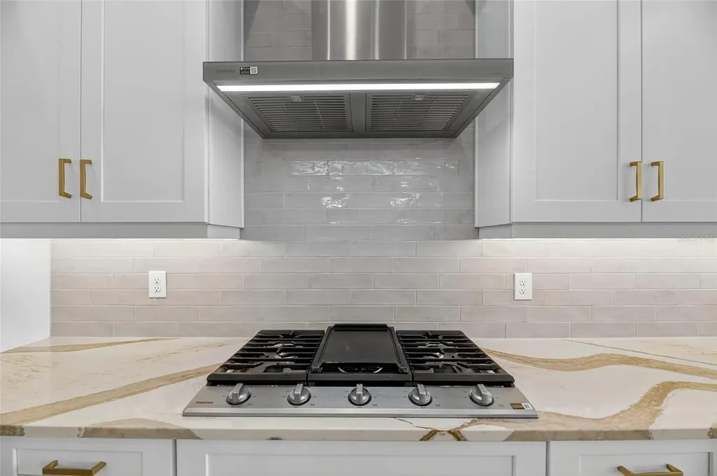 5975 Blakeney Loop Apollo Beach FL 33572