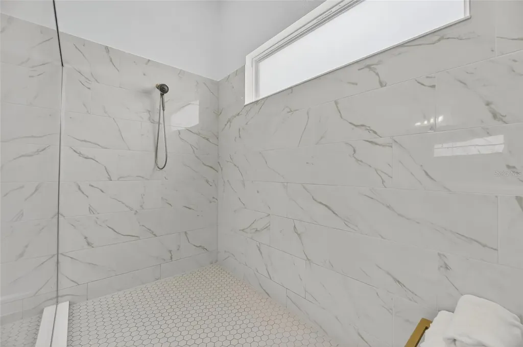 5975 Blakeney Loop Apollo Beach FL 33572