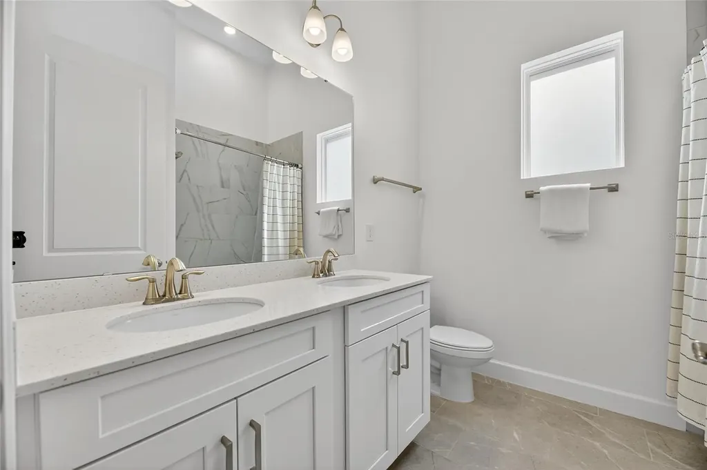 5975 Blakeney Loop Apollo Beach FL 33572