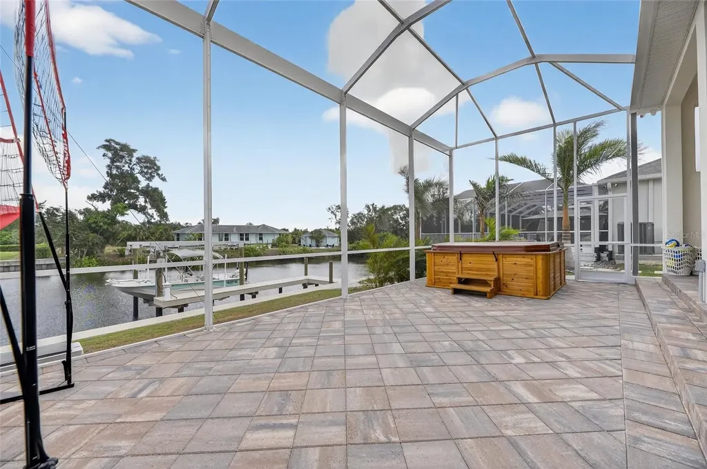 5975 Blakeney Loop Apollo Beach FL 33572