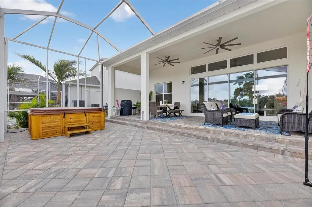 5975 Blakeney Loop Apollo Beach FL 33572