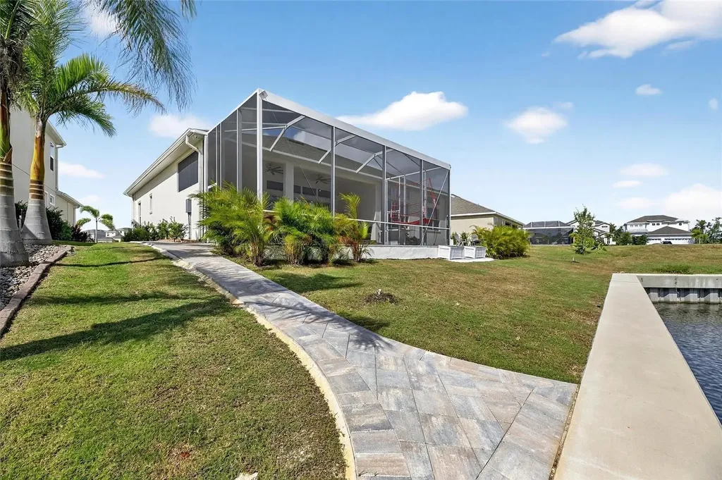 5975 Blakeney Loop Apollo Beach FL 33572