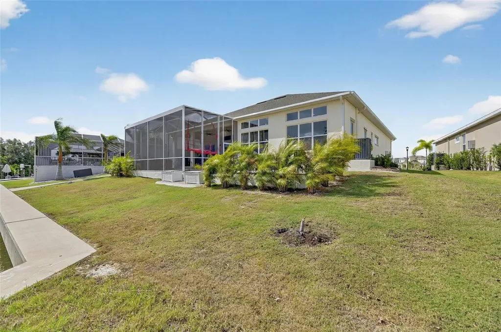 5975 Blakeney Loop Apollo Beach FL 33572