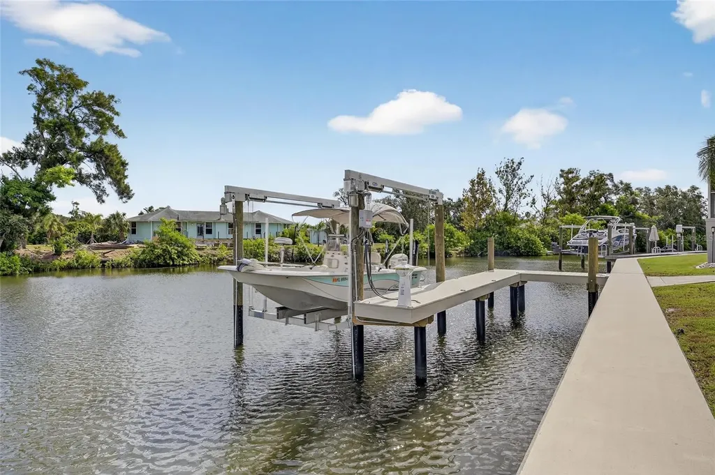 5975 Blakeney Loop Apollo Beach FL 33572