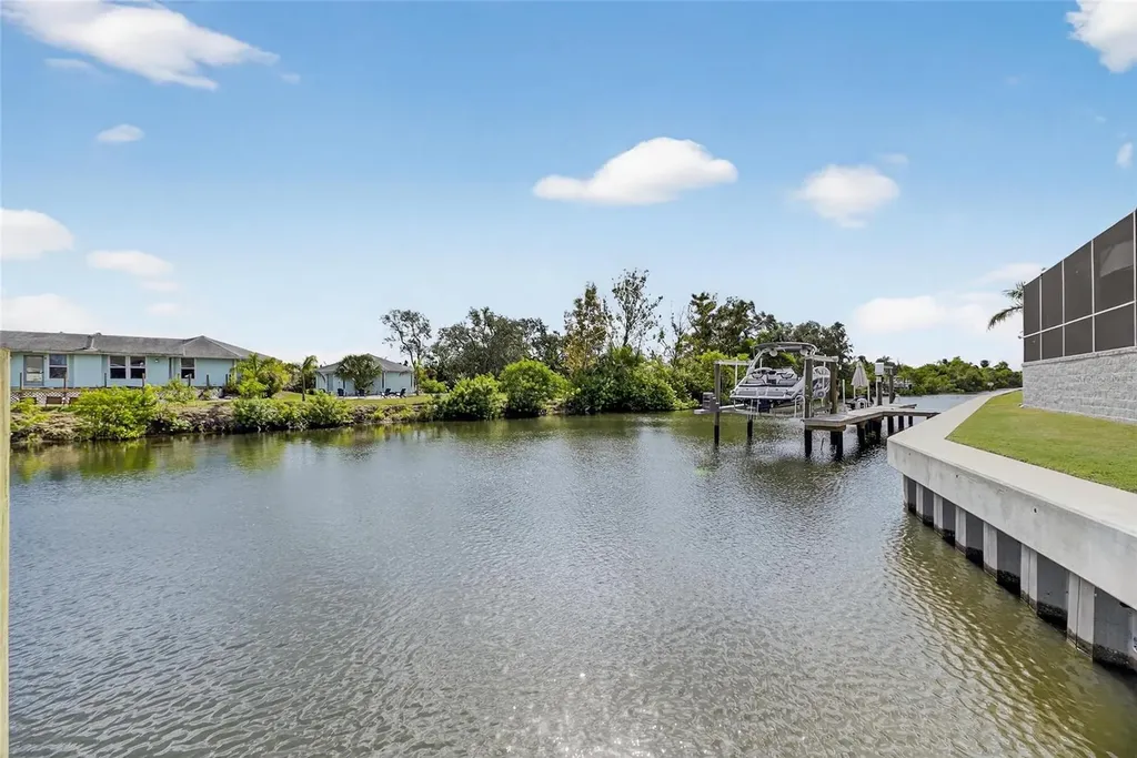 5975 Blakeney Loop Apollo Beach FL 33572