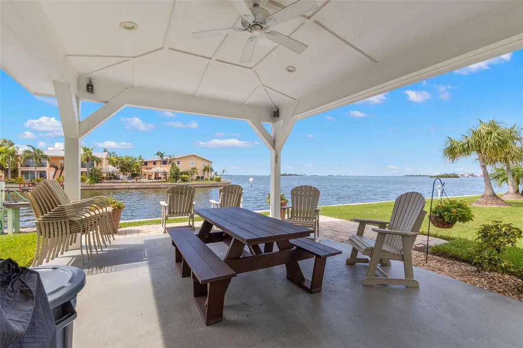 464 N Paula Drive Dunedin FL 34698