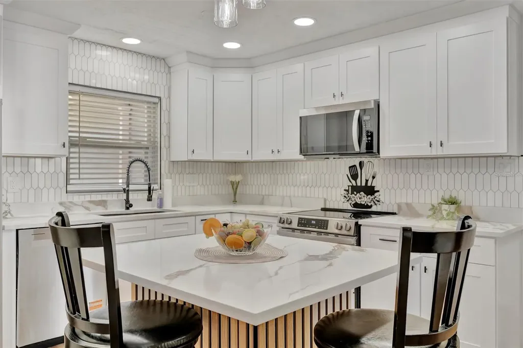 6209 Flamingo Drive Apollo Beach FL 33572