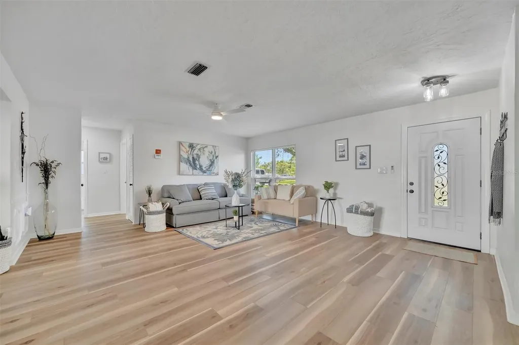 6209 Flamingo Drive Apollo Beach FL 33572