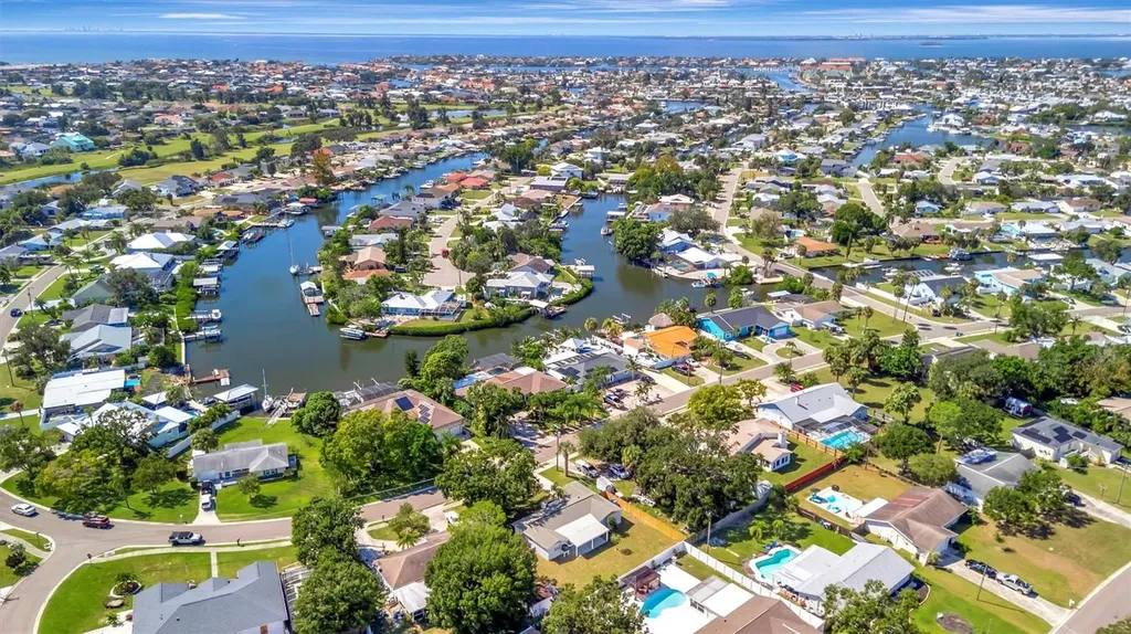 6209 Flamingo Drive Apollo Beach FL 33572