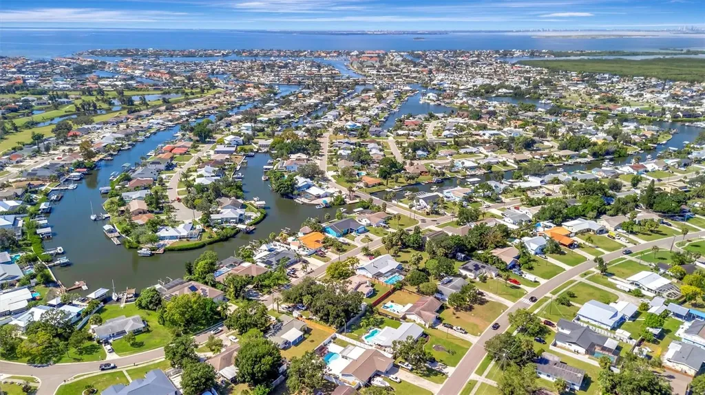 6209 Flamingo Drive Apollo Beach FL 33572