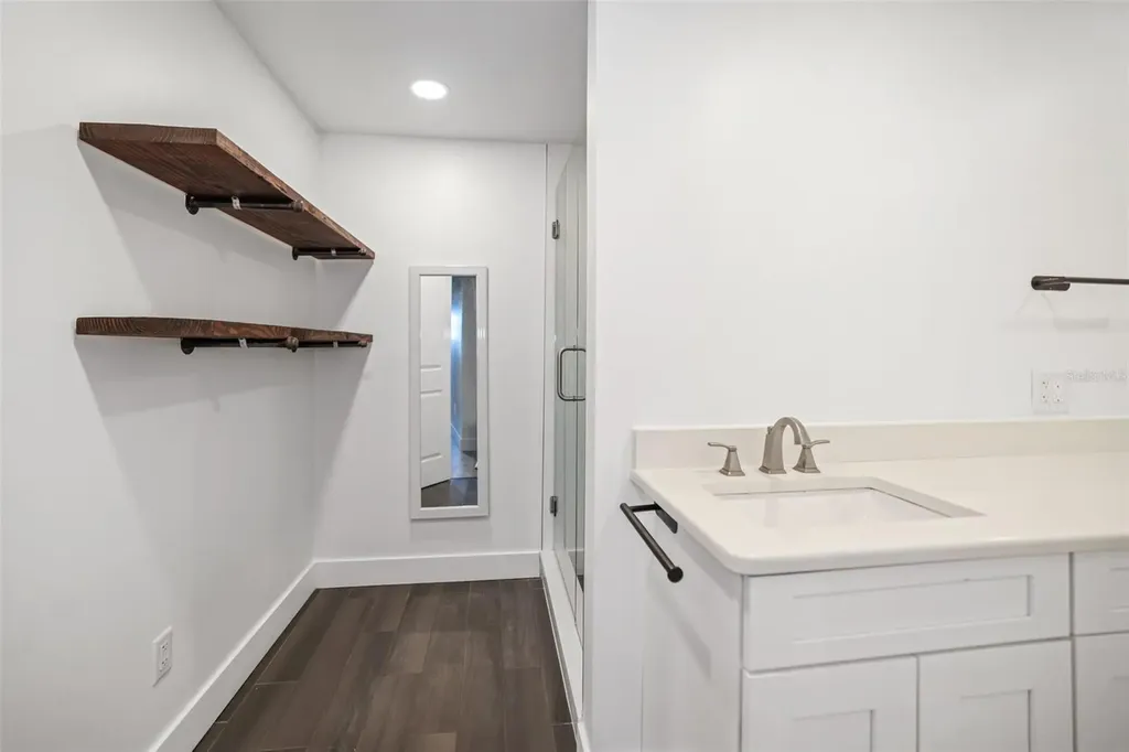 10830 Navajo Drive St Petersburg FL 33708