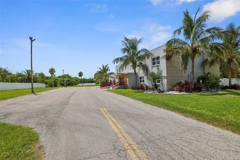 10830 Navajo Drive St Petersburg FL 33708