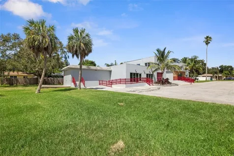 10830 Navajo Drive St Petersburg FL 33708