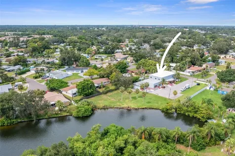 10830 Navajo Drive St Petersburg FL 33708