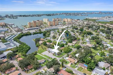 10830 Navajo Drive St Petersburg FL 33708