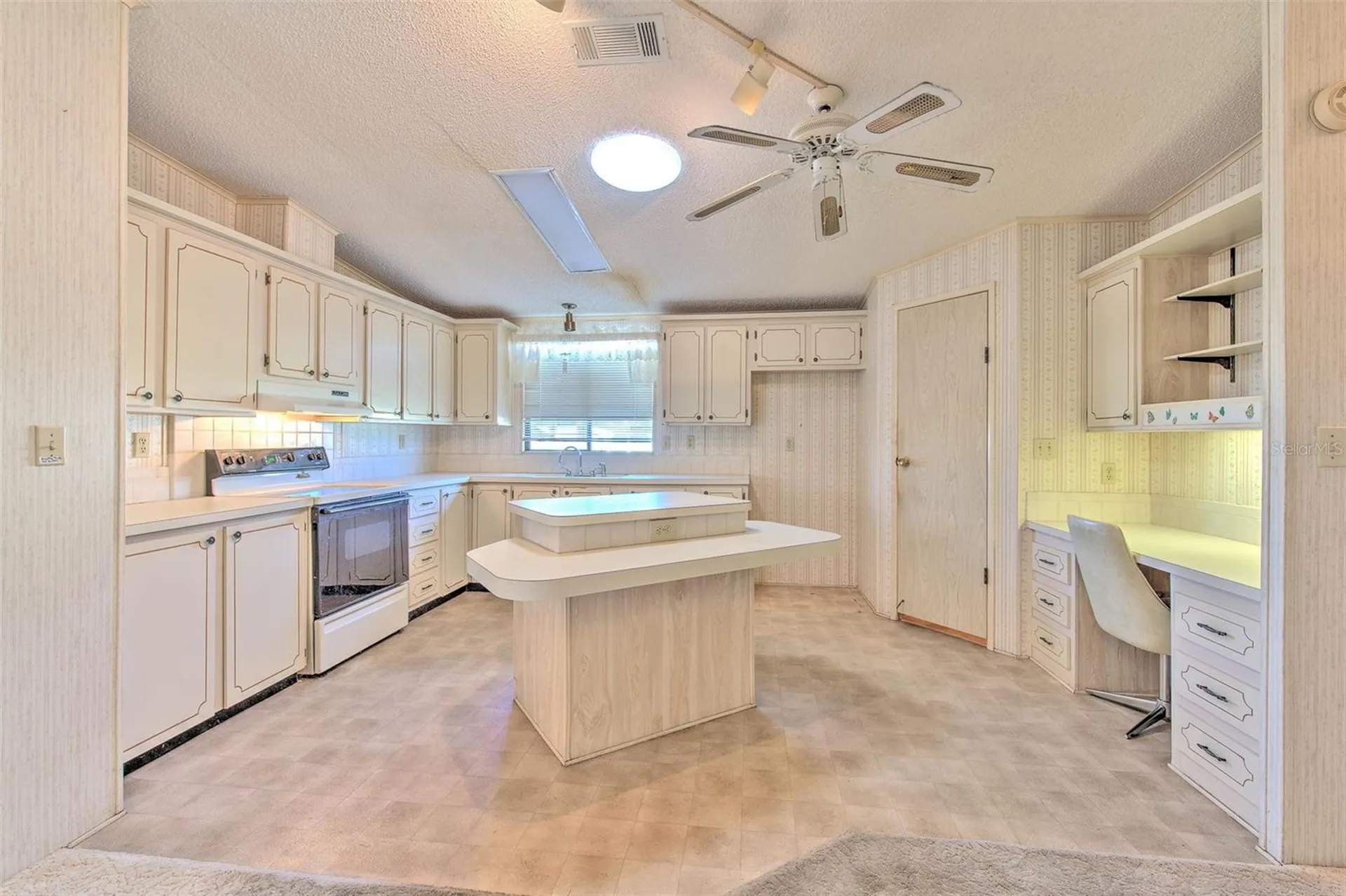 37605 Amigo Drive Zephyrhills FL 33541