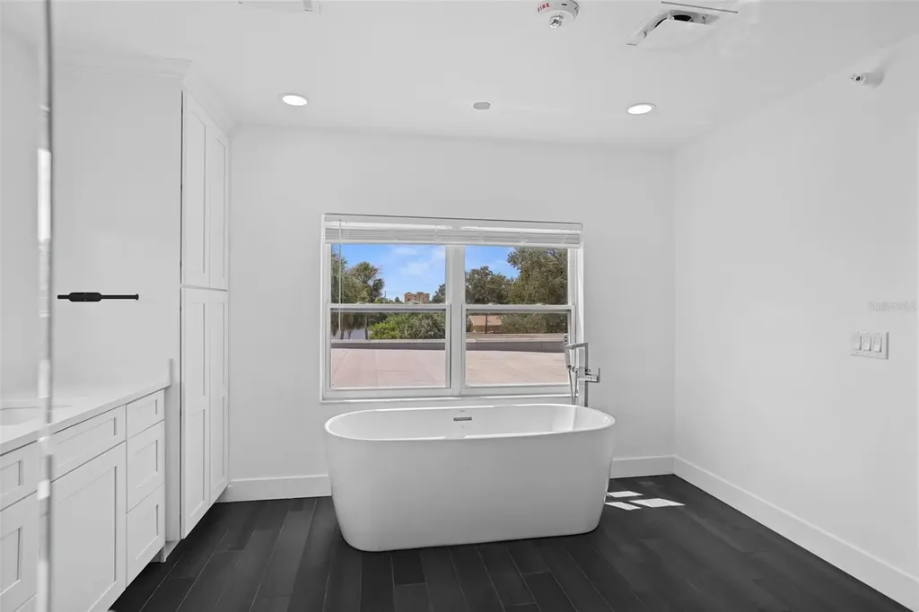 10830 Navajo Drive St Petersburg FL 33708