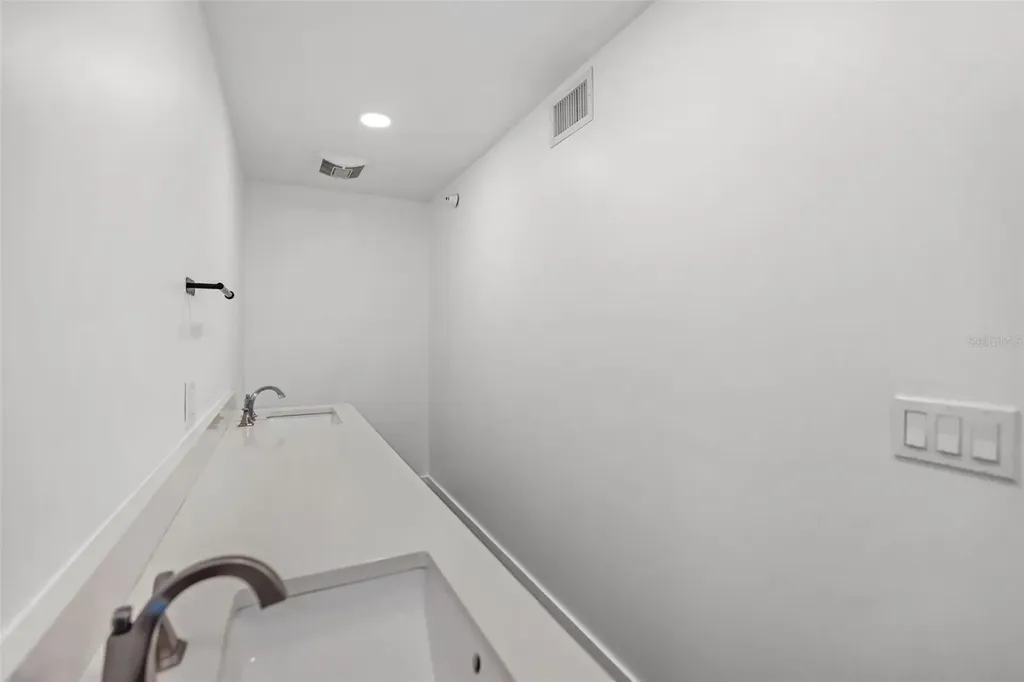 10830 Navajo Drive St Petersburg FL 33708