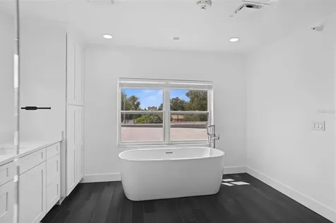 10830 Navajo Drive St Petersburg FL 33708