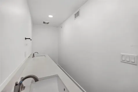 10830 Navajo Drive St Petersburg FL 33708