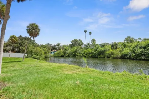 10830 Navajo Drive St Petersburg FL 33708