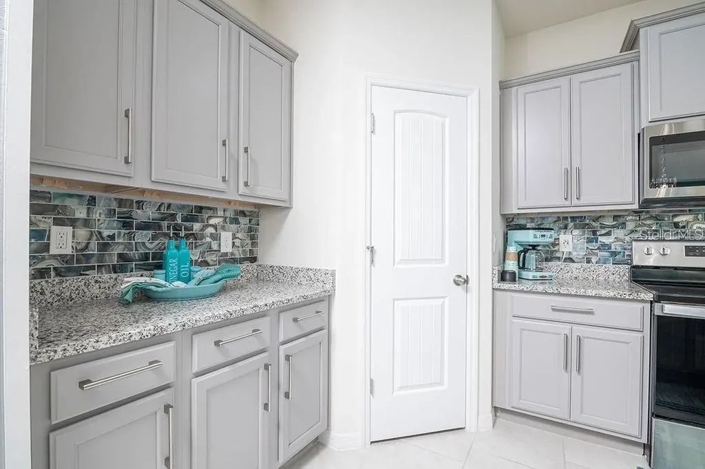 2937 Hooded Crane Cove Harmony FL 34773