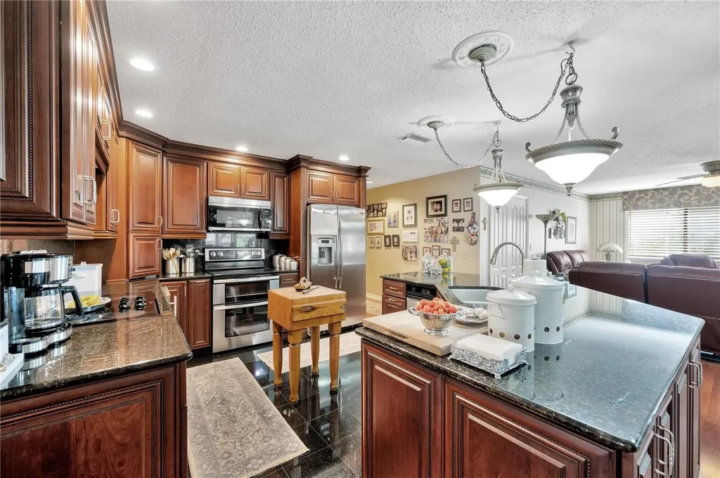 11526 River Country Drive Riverview FL 33569