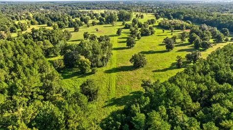 17748 N Highway 329 Reddick FL 32686