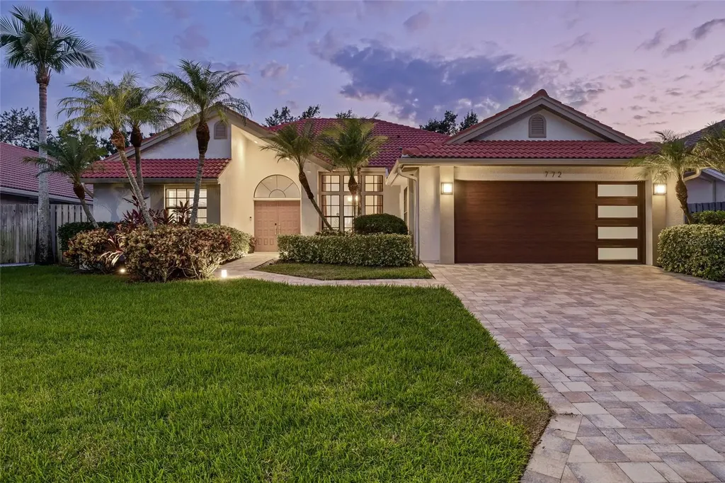772 Live Oak Terrace NE St Petersburg FL 33703
