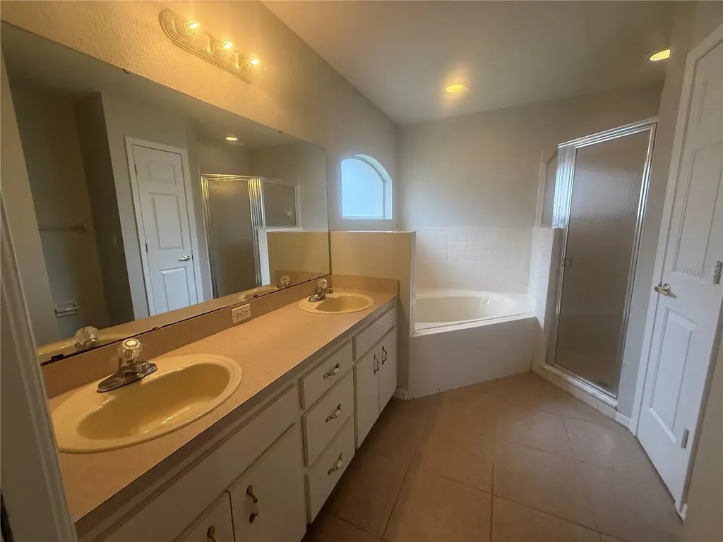 620 Reflections Loop Winter Haven FL 33884