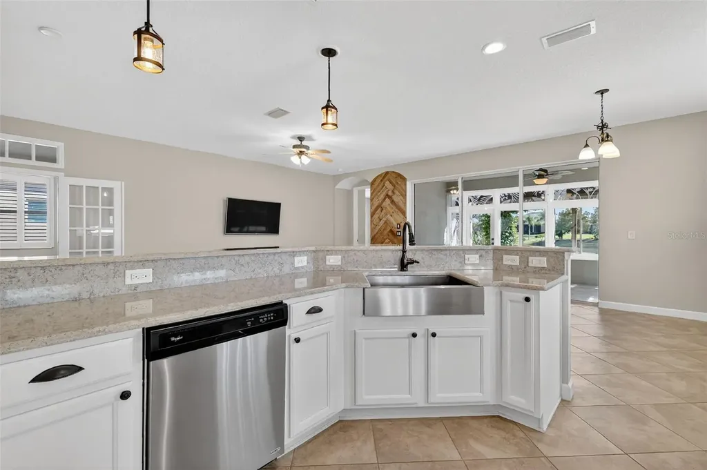 8852 Bridgeport Bay Circle Mount Dora FL 32757