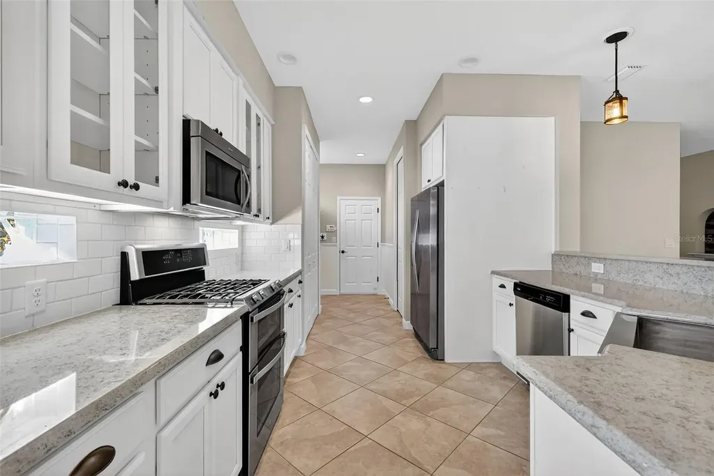 8852 Bridgeport Bay Circle Mount Dora FL 32757