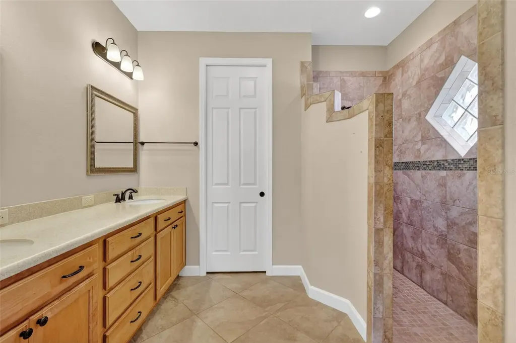 8852 Bridgeport Bay Circle Mount Dora FL 32757