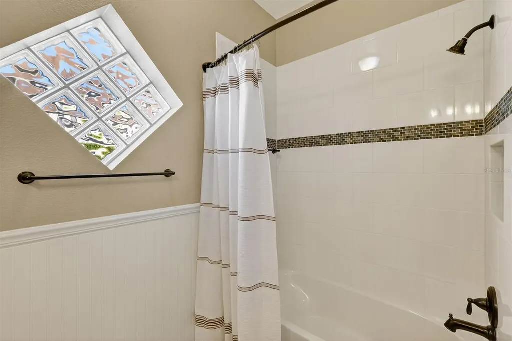 8852 Bridgeport Bay Circle Mount Dora FL 32757