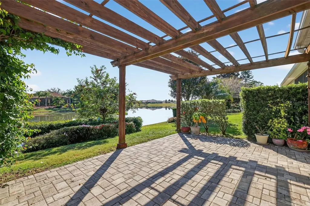 8852 Bridgeport Bay Circle Mount Dora FL 32757
