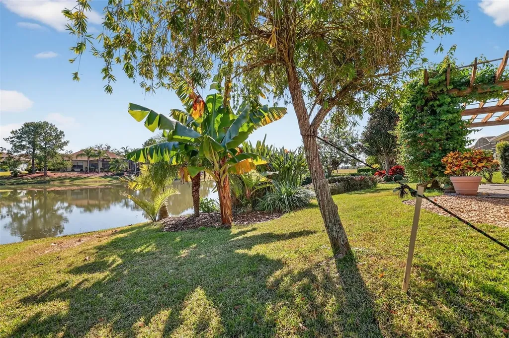 8852 Bridgeport Bay Circle Mount Dora FL 32757