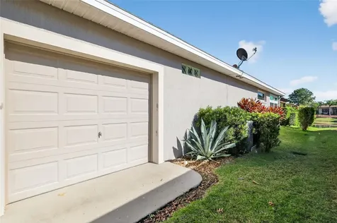 8852 Bridgeport Bay Circle Mount Dora FL 32757