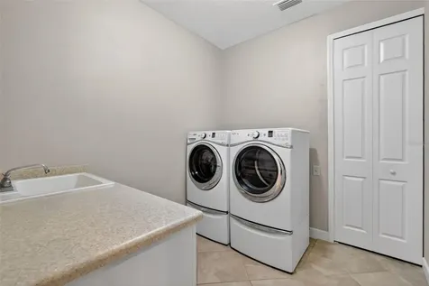 8852 Bridgeport Bay Circle Mount Dora FL 32757
