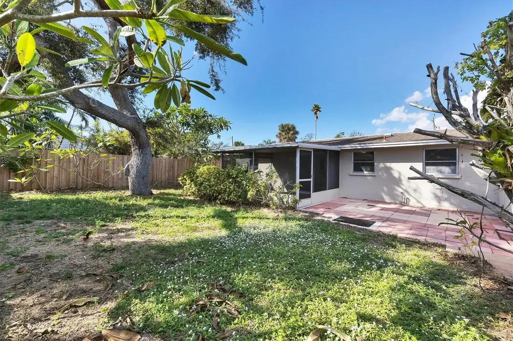 25 1st Avenue Englewood FL 34223