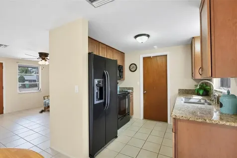 25 1st Avenue Englewood FL 34223