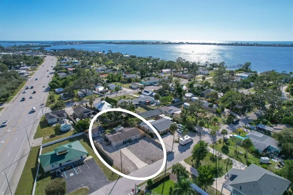 25 1st Avenue Englewood FL 34223