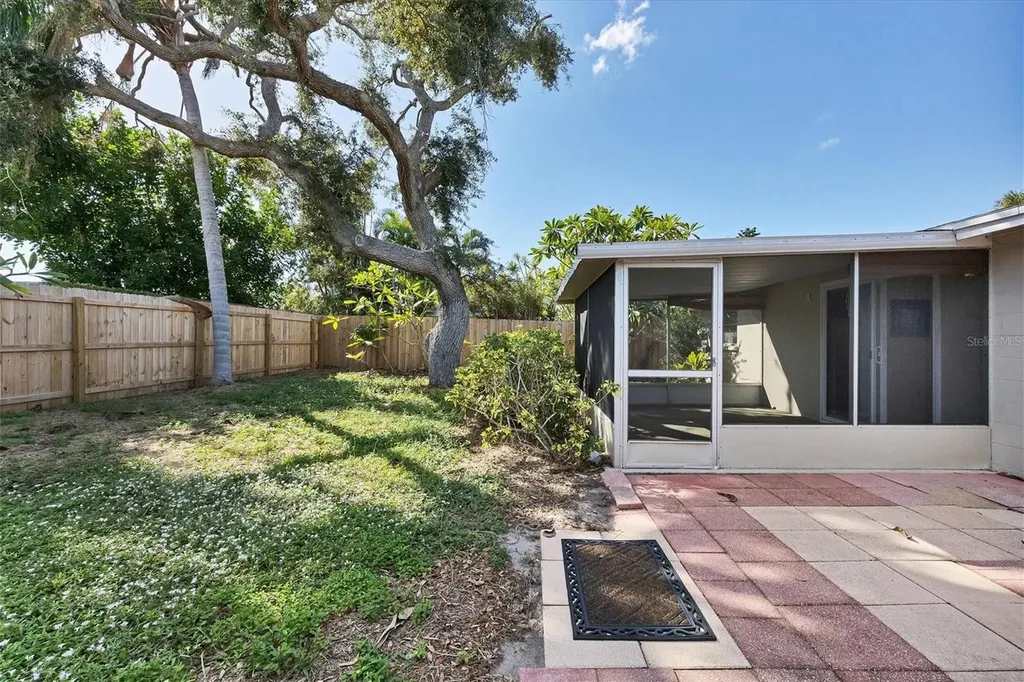 25 1st Avenue Englewood FL 34223