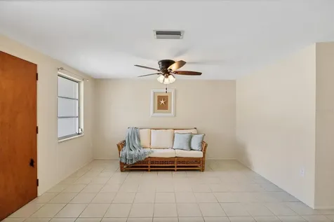 25 1st Avenue Englewood FL 34223