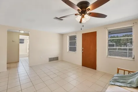 25 1st Avenue Englewood FL 34223