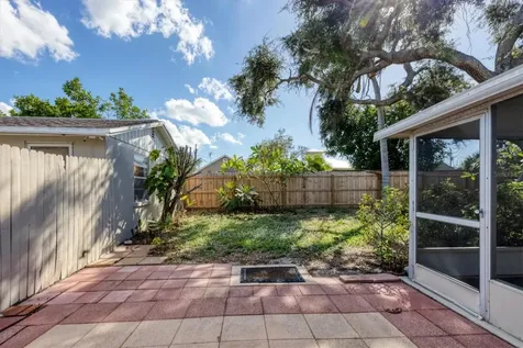 25 1st Avenue Englewood FL 34223
