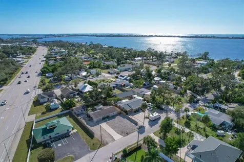 25 1st Avenue Englewood FL 34223