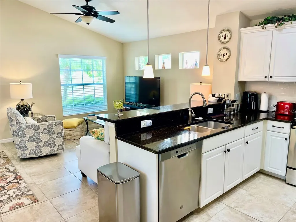 6417 Pine Breeze Run Sarasota FL 34243