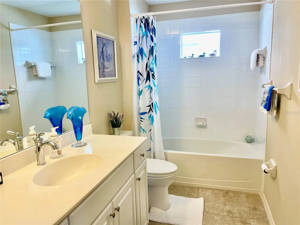6417 Pine Breeze Run Sarasota FL 34243